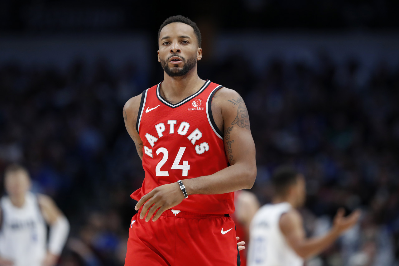 中保持了紧 中保持了紧